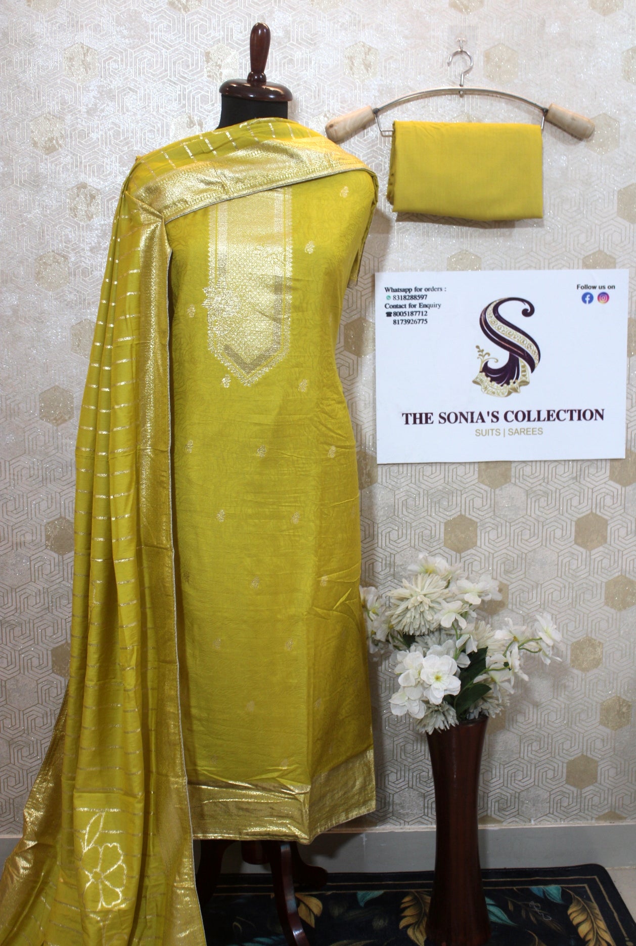 007 - Yellow Silk Suit